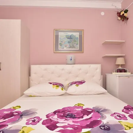 Gæstehus Pink 4 Makarska